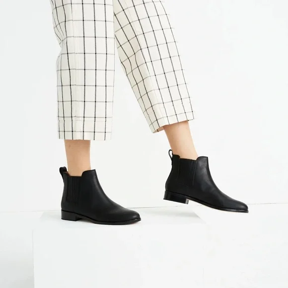 Madewell The Ainsley Chelsea Boot - Picture 10 of 12